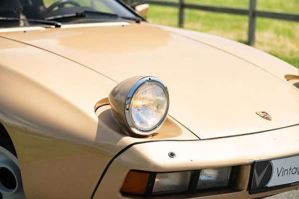 Porsche 928