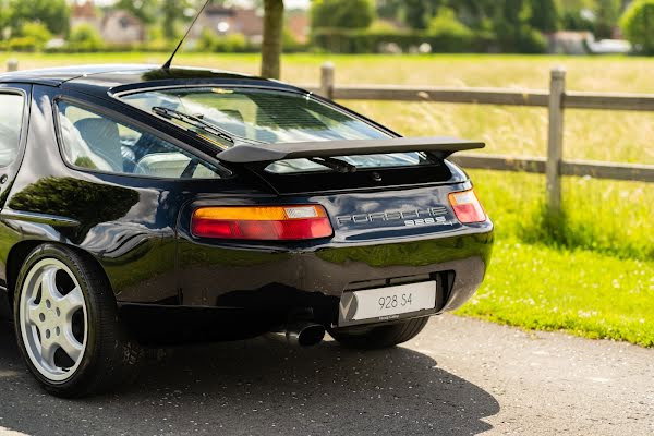 Porsche 928 S4