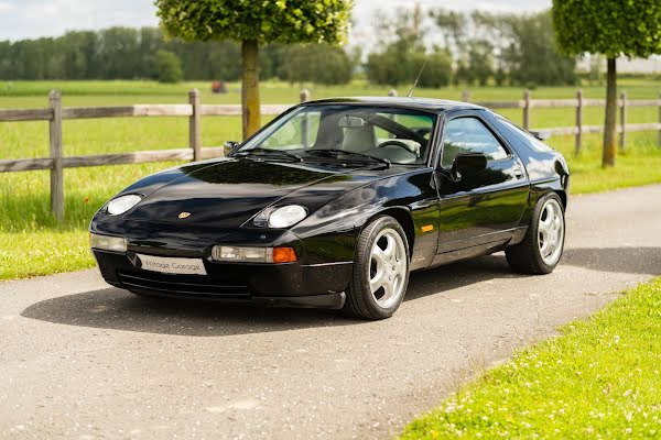Porsche 928 S4