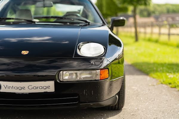 Porsche 928 S4