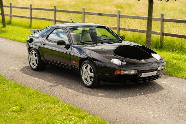 Porsche 928 S4
