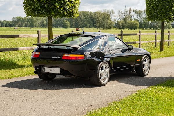 Porsche 928 S4