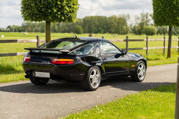 Porsche 928 S4