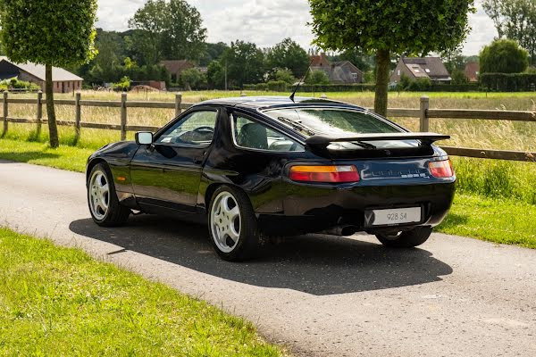 Porsche 928 S4
