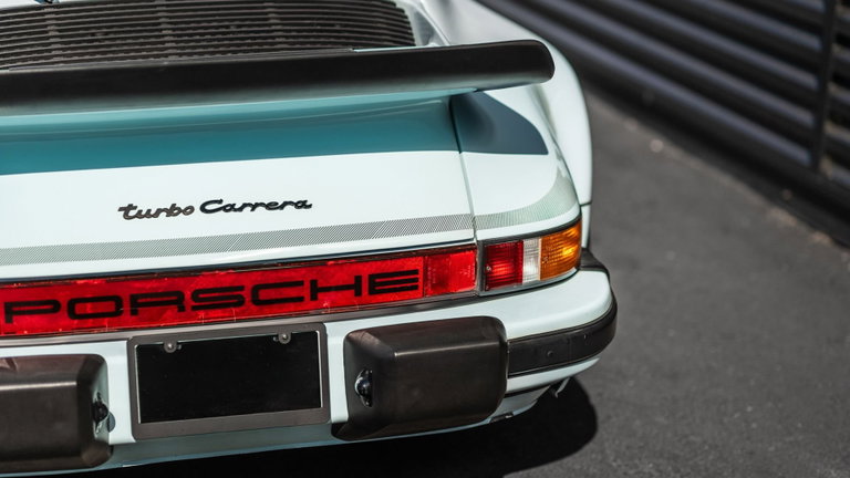 Porsche 911 Turbo 3.0 (US)