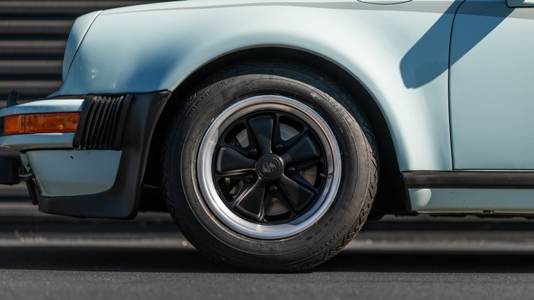 Porsche 911 Turbo 3.0 (US)