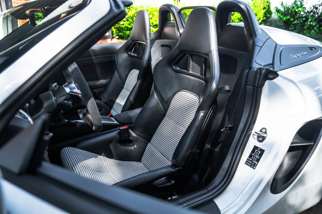 Porsche 981 Boxster Spyder