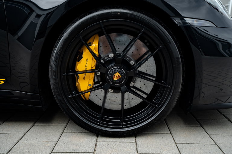 Porsche 992.2 Carrera 4 GTS