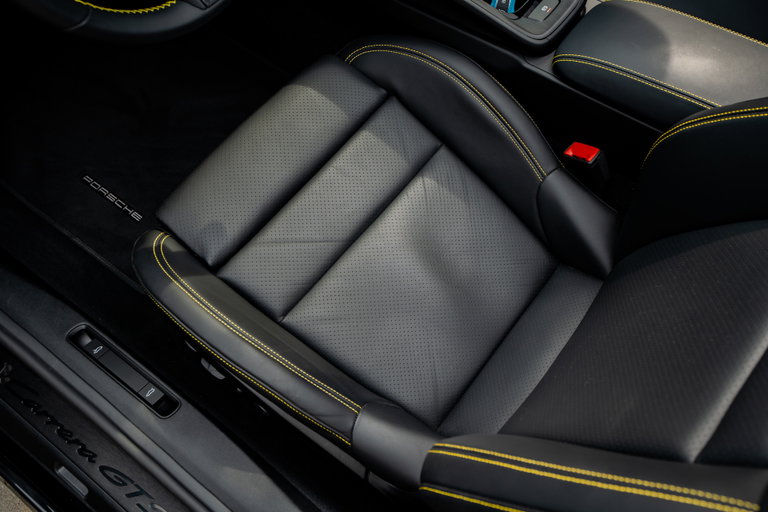Porsche 992.2 Carrera 4 GTS