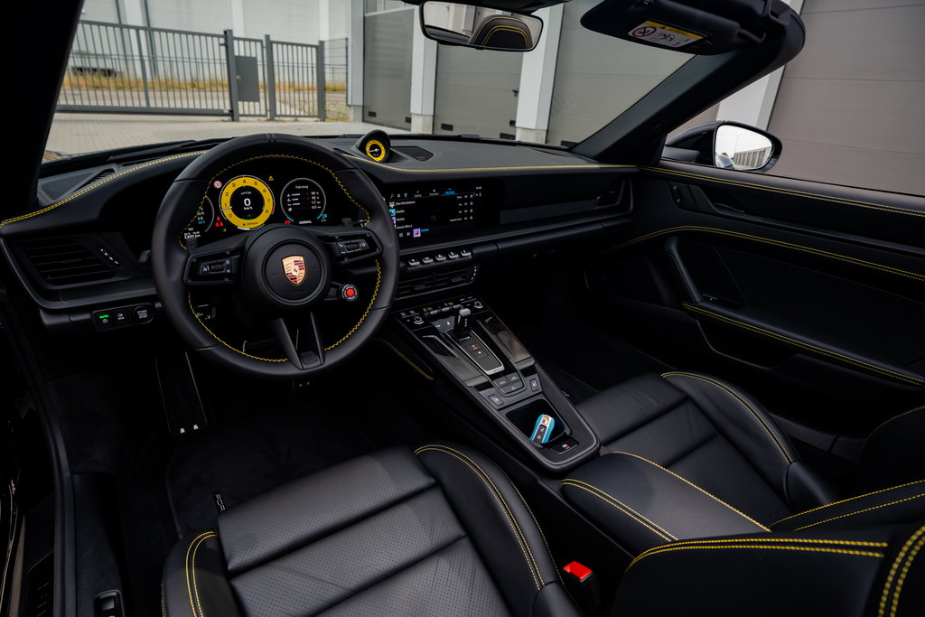 Porsche 992.2 Carrera 4 GTS