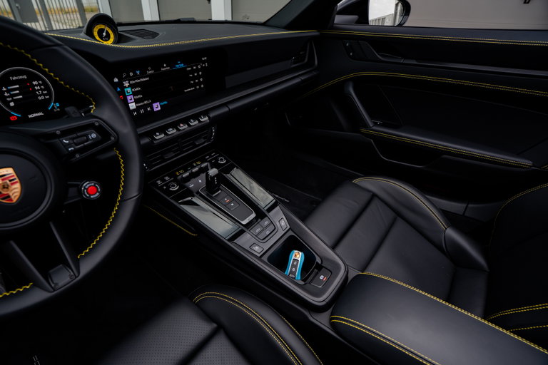 Porsche 992.2 Carrera 4 GTS
