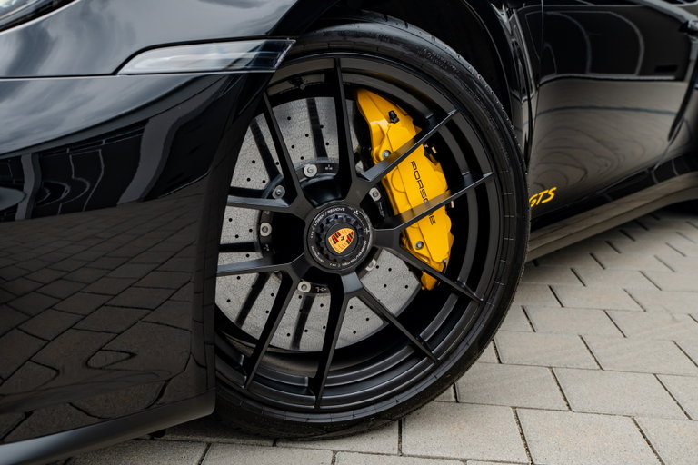 Porsche 992.2 Carrera 4 GTS