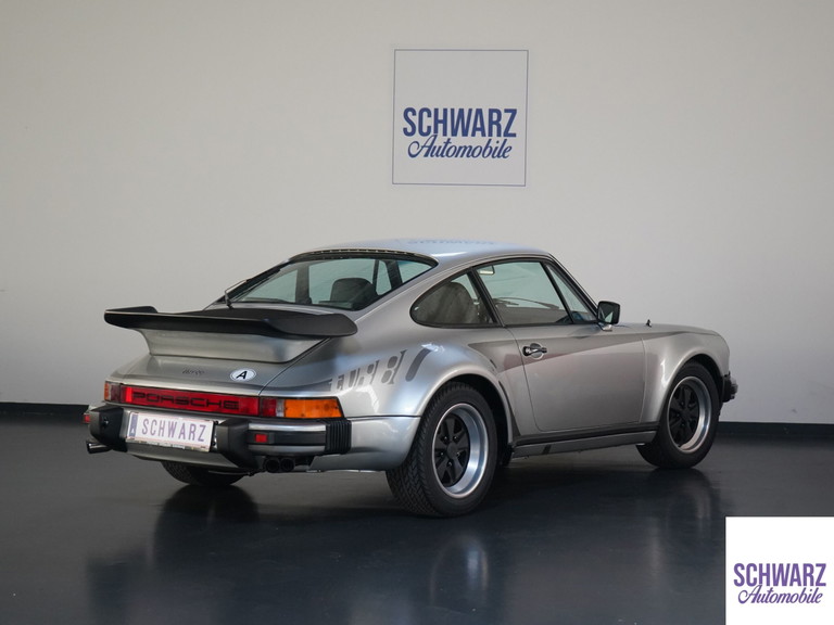 Porsche 911 Turbo 3.3