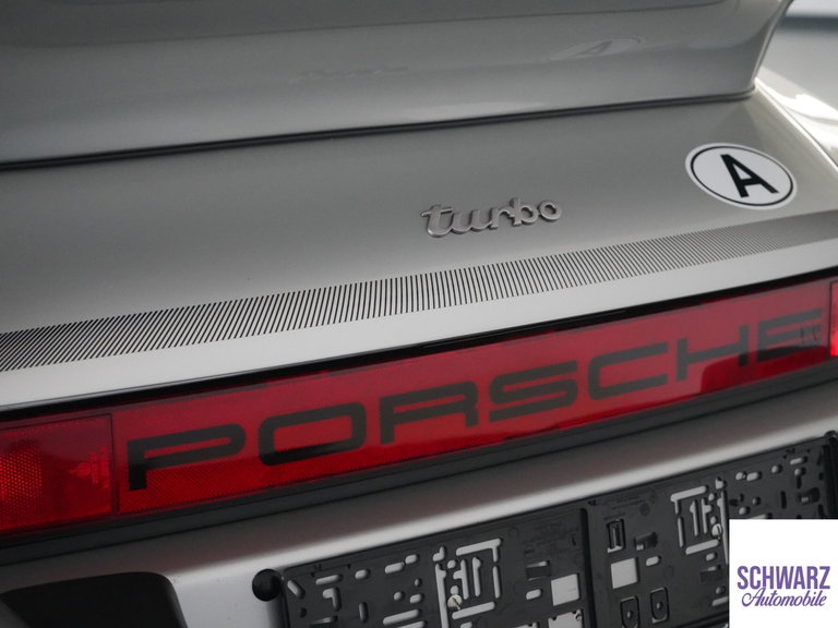 Porsche 911 Turbo 3.3