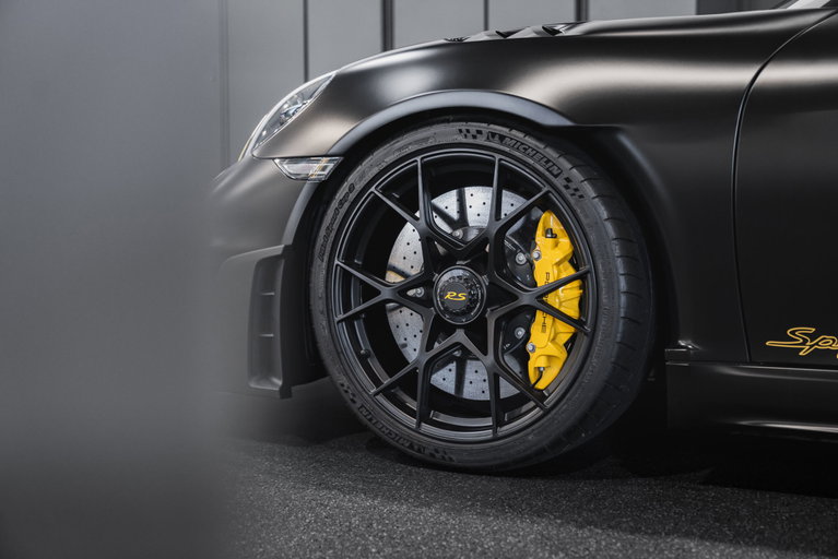 Porsche 718 Spyder RS