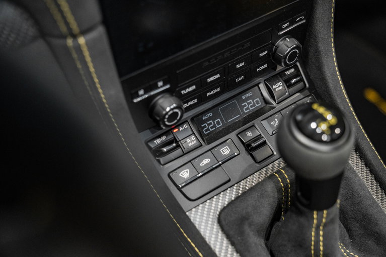 Porsche 718 Spyder RS