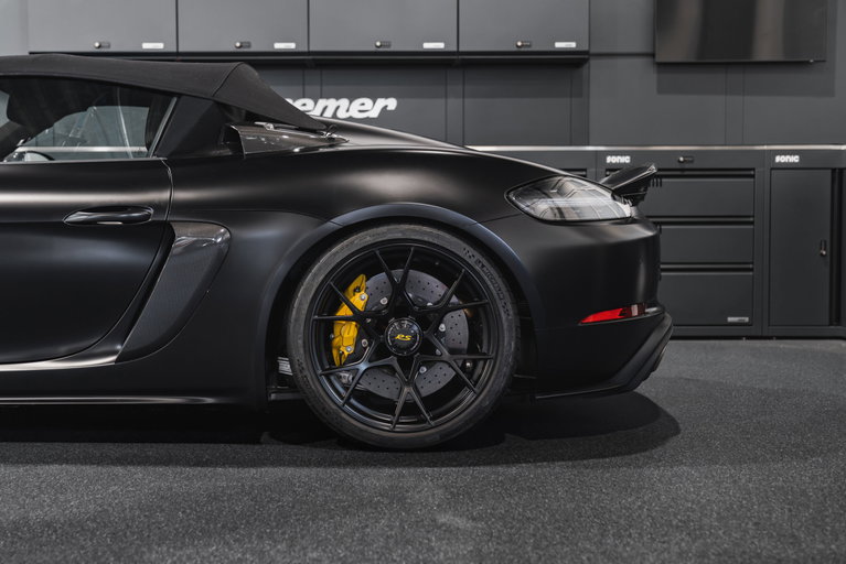 Porsche 718 Spyder RS
