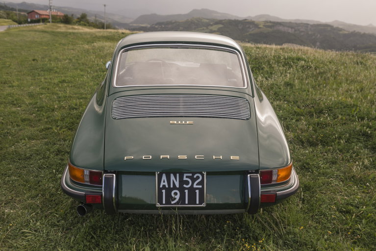Porsche 911 E
