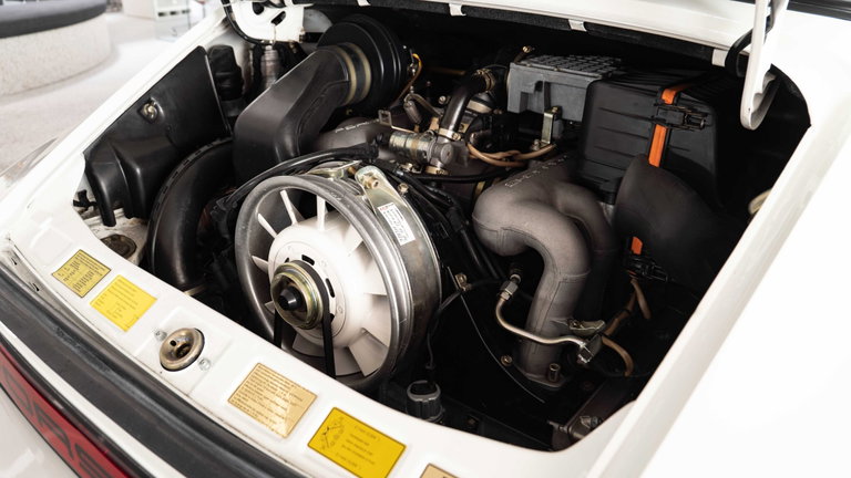 Porsche 911 Carrera 3.2