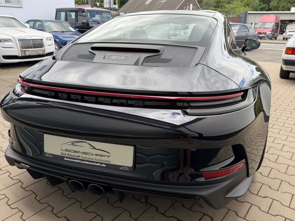 Porsche 992 GT3 Touring