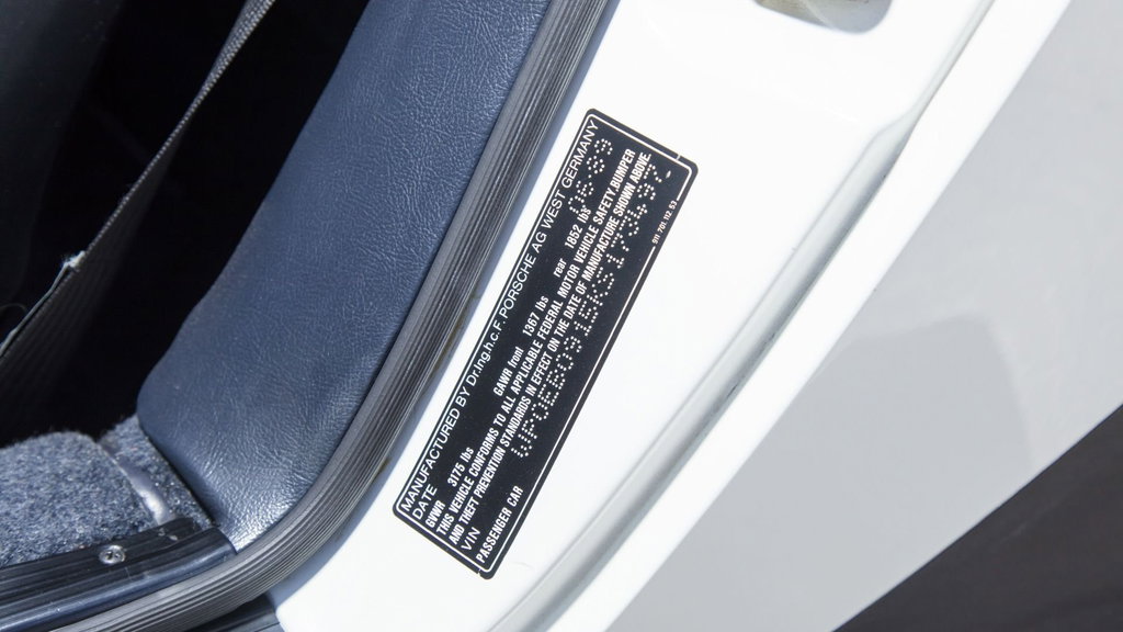 Porsche 911 Carrera 3.2 Speedster (US)