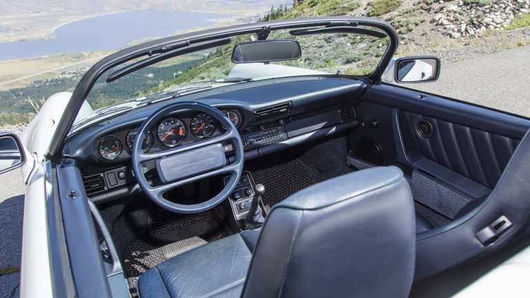 Porsche 911 Carrera 3.2 Speedster (US)