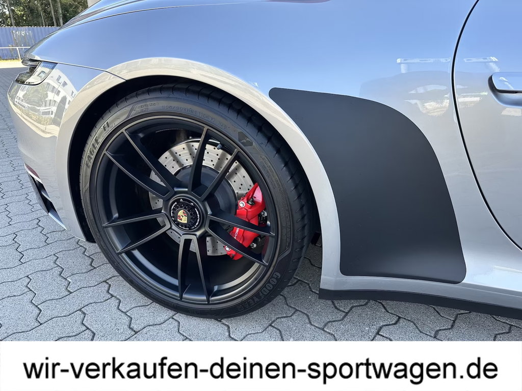 Porsche 992 Carrera GTS