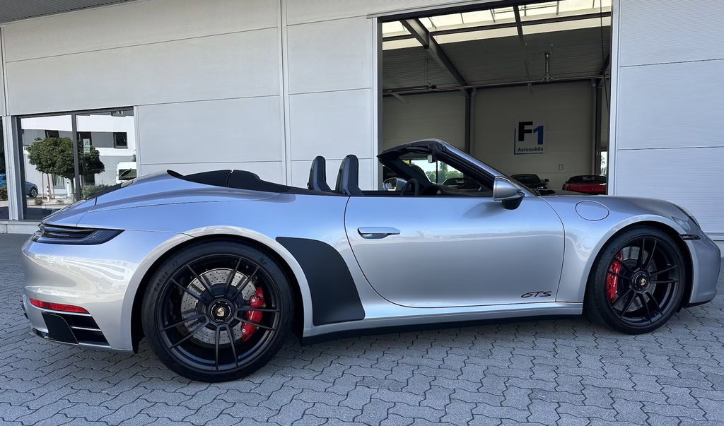 Porsche 992 Carrera GTS