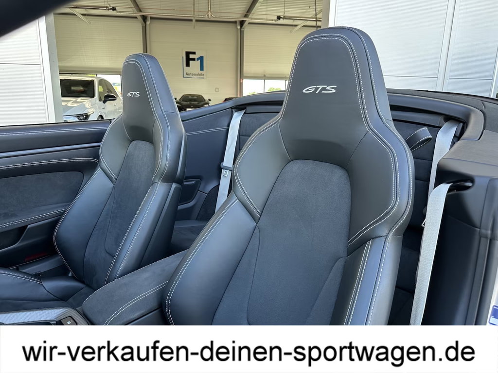 Porsche 992 Carrera GTS
