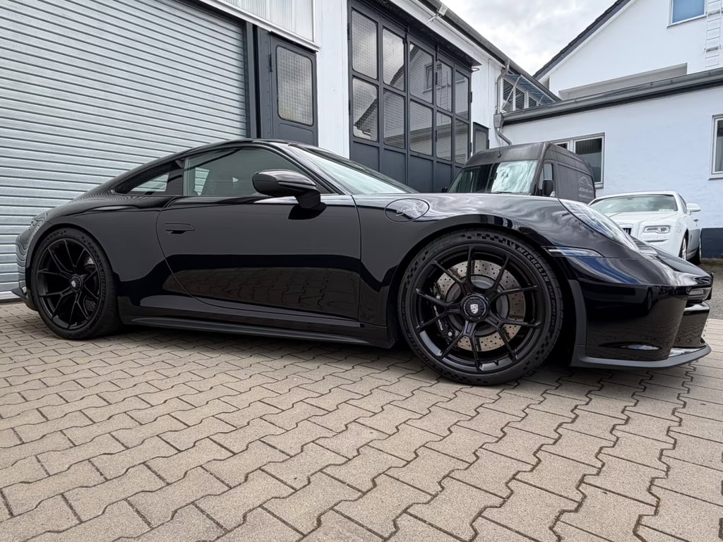Porsche 992 GT3 Touring