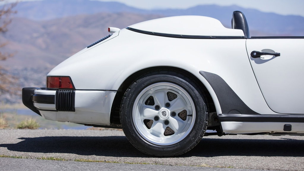 Porsche 911 Carrera 3.2 Speedster (US)
