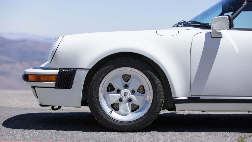 Porsche 911 Carrera 3.2 Speedster (US)