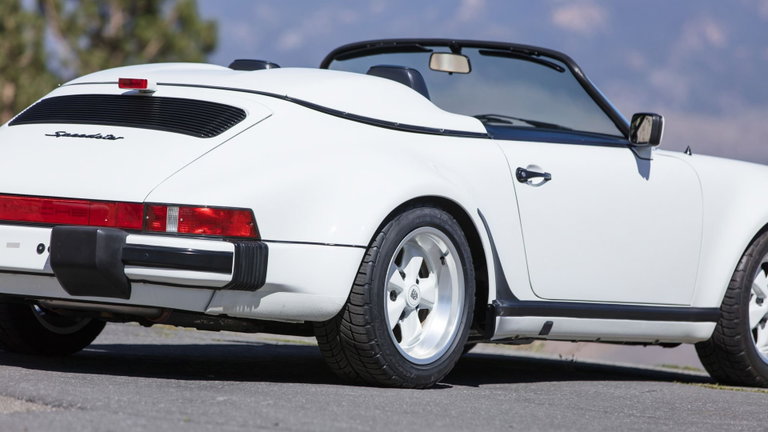 Porsche 911 Carrera 3.2 Speedster (US)
