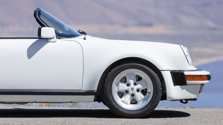 Porsche 911 Carrera 3.2 Speedster (US)