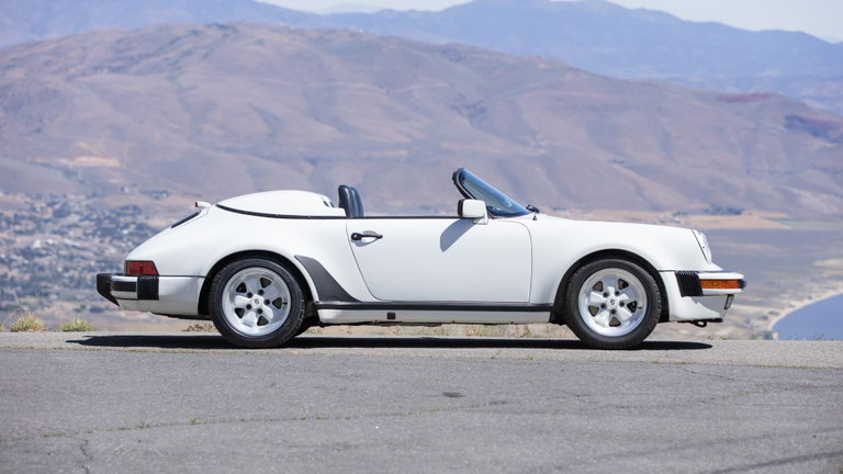 Porsche 911 Carrera 3.2 Speedster (US)
