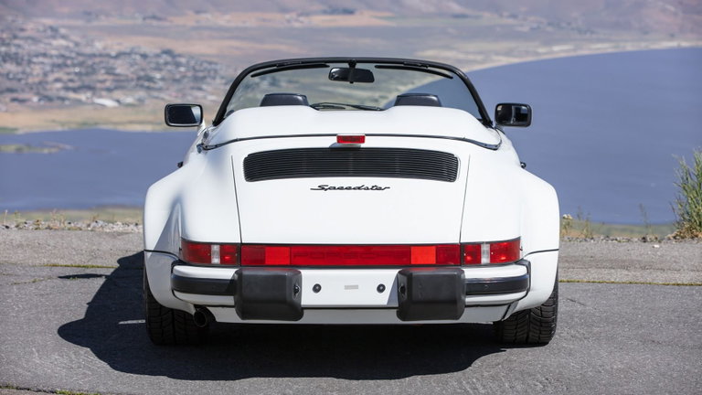 Porsche 911 Carrera 3.2 Speedster (US)