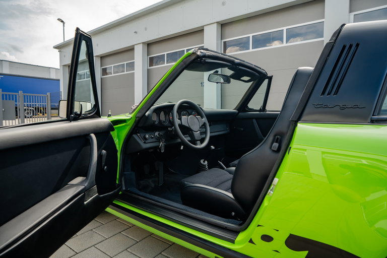 Porsche 911 Carrera 2.7