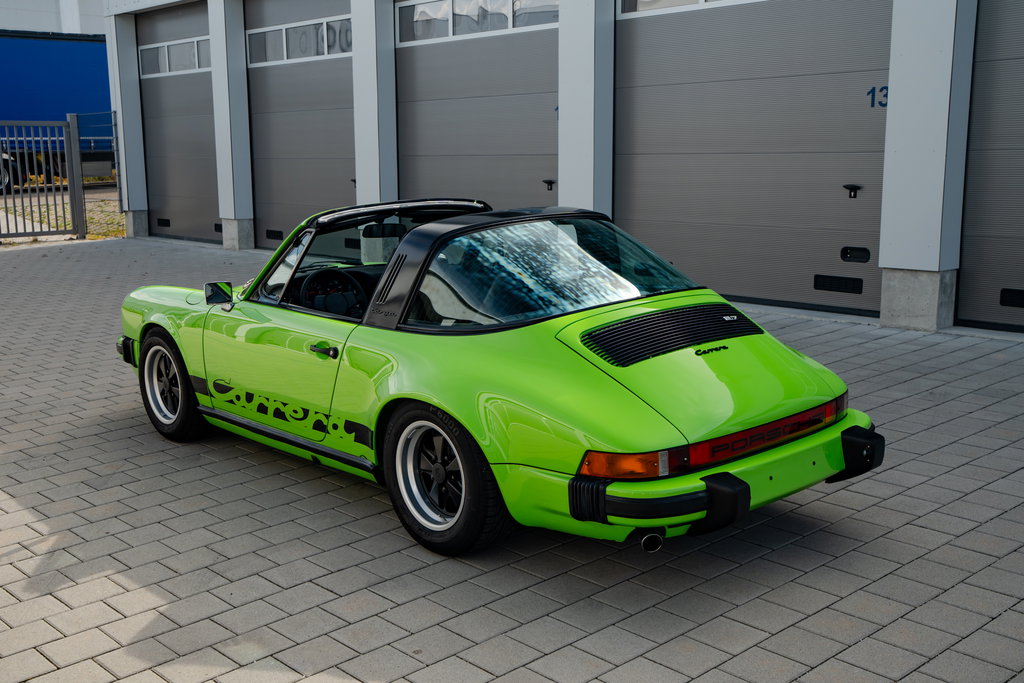 Porsche 911 Carrera 2.7