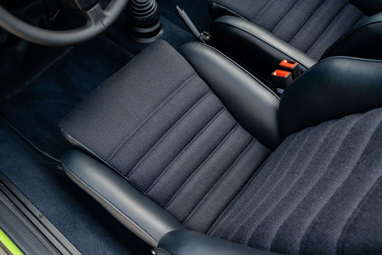 Porsche 911 Carrera 2.7