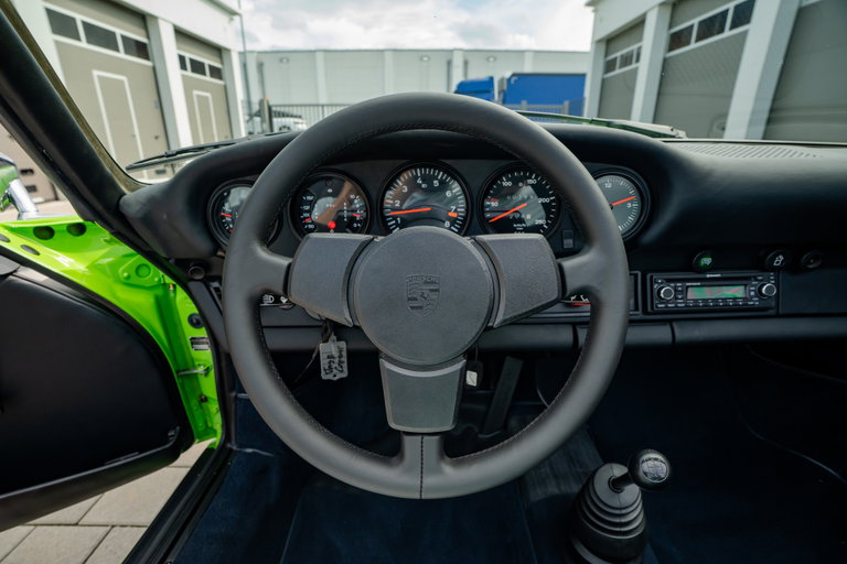Porsche 911 Carrera 2.7