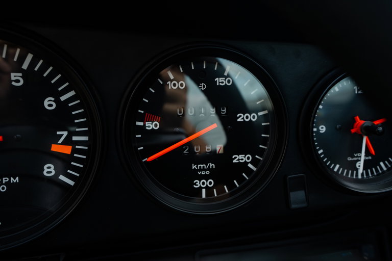 Porsche 911 Carrera 2.7