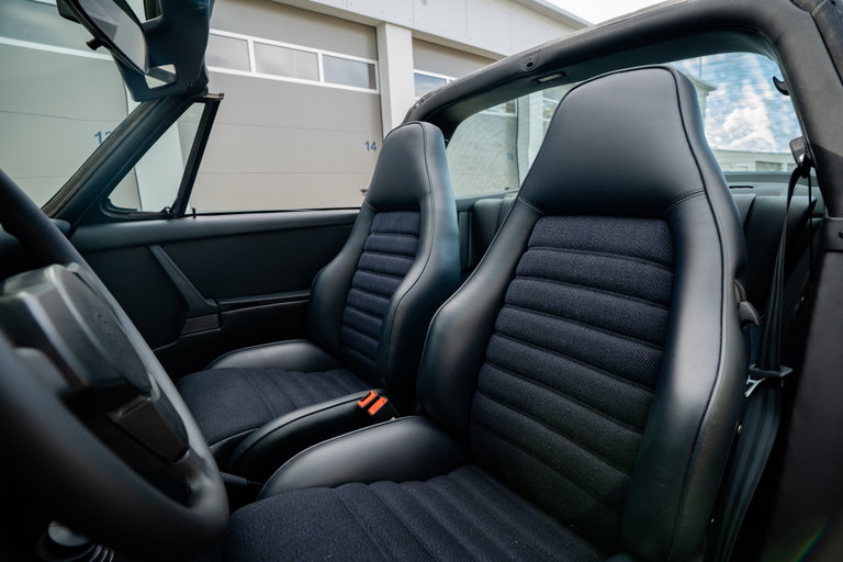 Porsche 911 Carrera 2.7