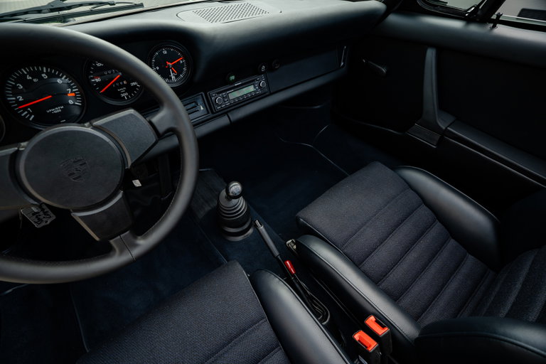 Porsche 911 Carrera 2.7