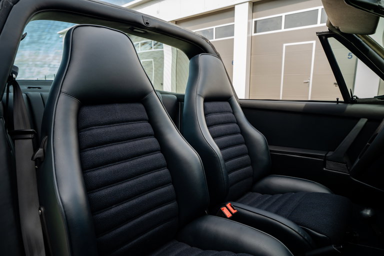 Porsche 911 Carrera 2.7
