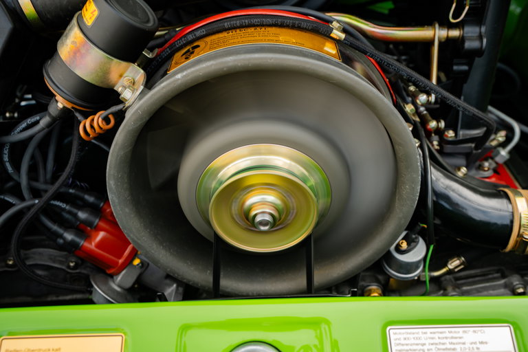 Porsche 911 Carrera 2.7