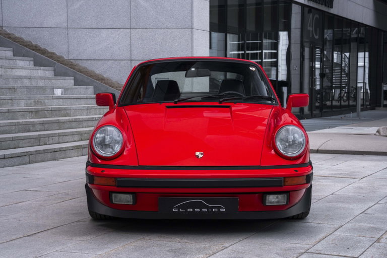 Porsche 911 Carrera 3.2
