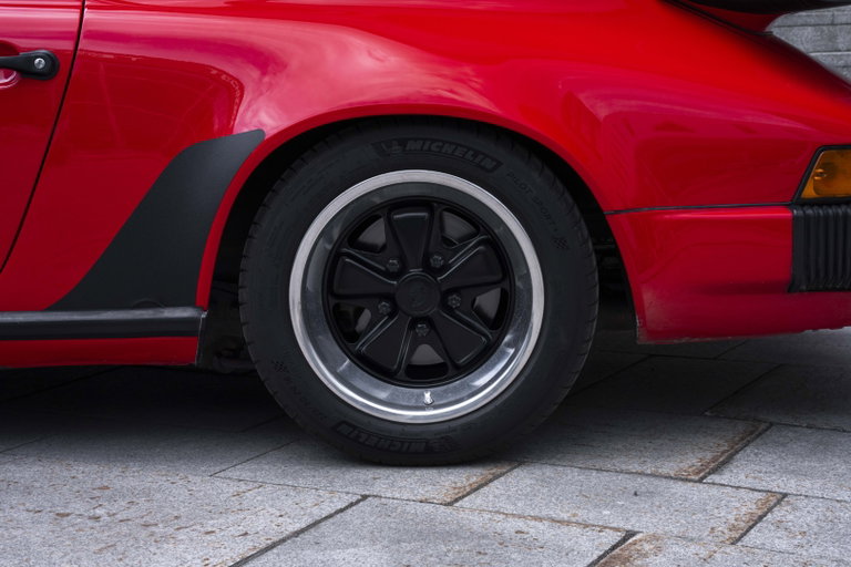 Porsche 911 Carrera 3.2