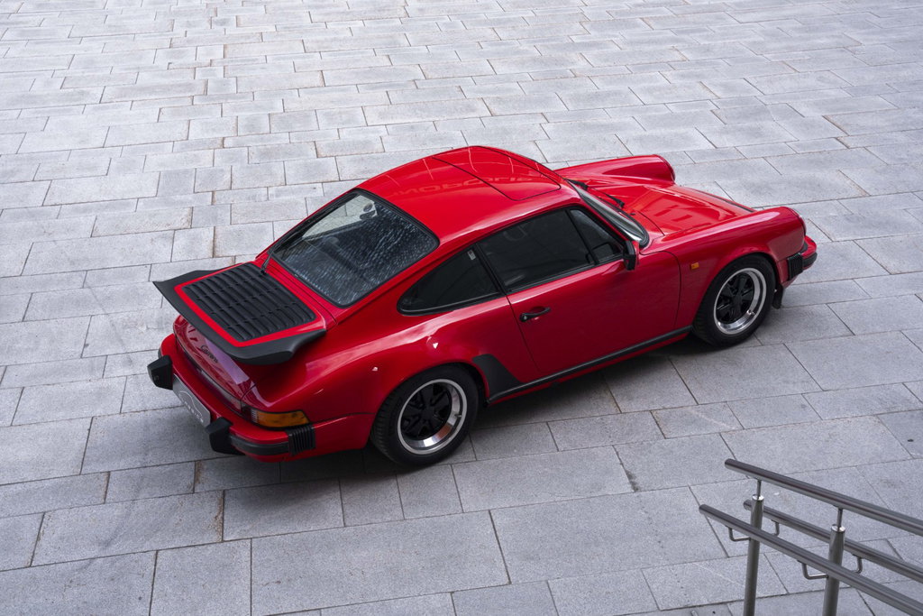 Porsche 911 Carrera 3.2