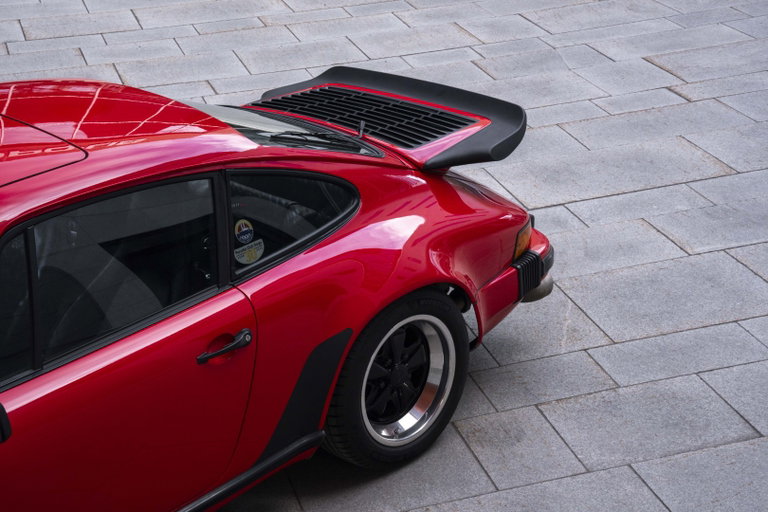 Porsche 911 Carrera 3.2