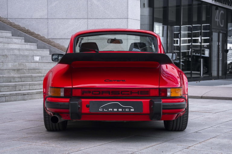 Porsche 911 Carrera 3.2
